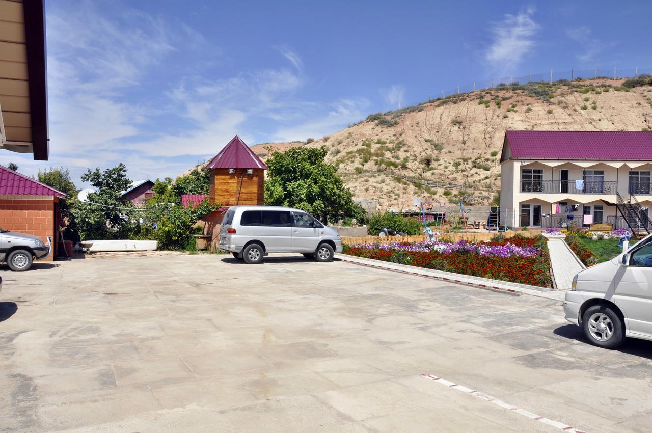 Hotel Natalia Kaji-Say ภายนอก รูปภาพ