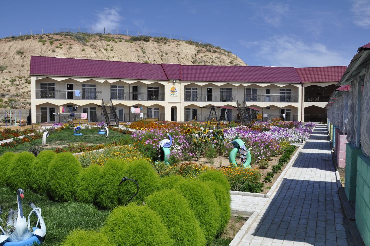 Hotel Natalia Kaji-Say ภายนอก รูปภาพ